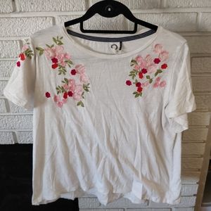 Anthropologie floral embroidery tshirt